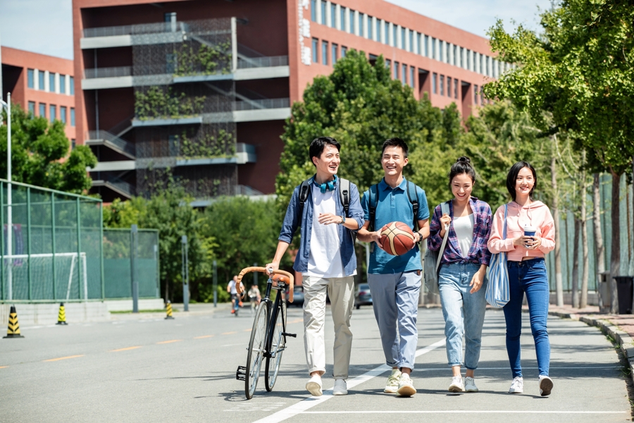 Shanghai universities shine in student satisfaction survey