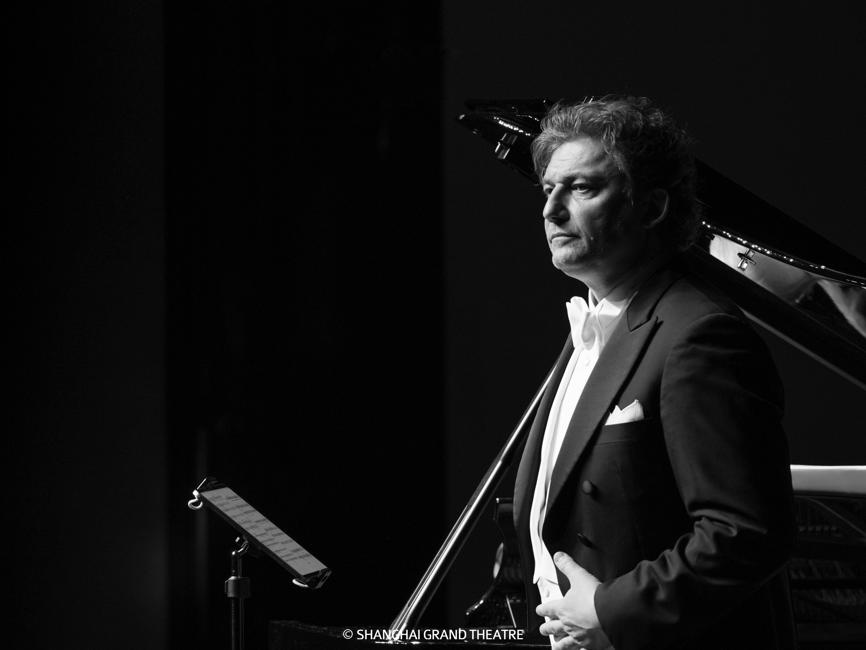 Jonas Kaufmann delivers stellar recital in Shanghai.jpeg