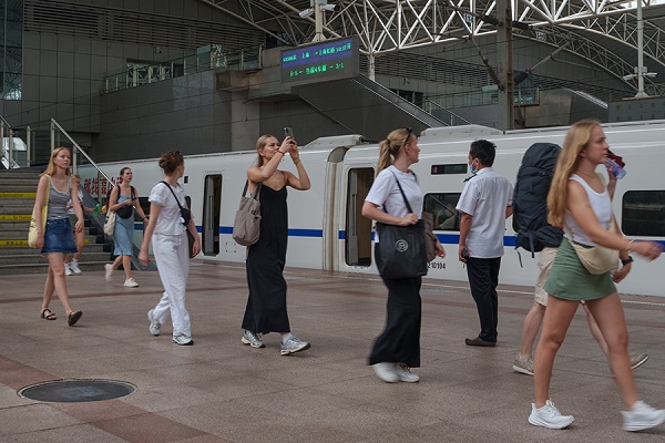 Shanghai railway stations to see half a million departures daily over festival