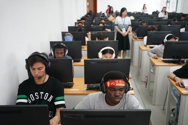 Foreign students navigate challenges of yanggaokao in Shanghai.jpeg