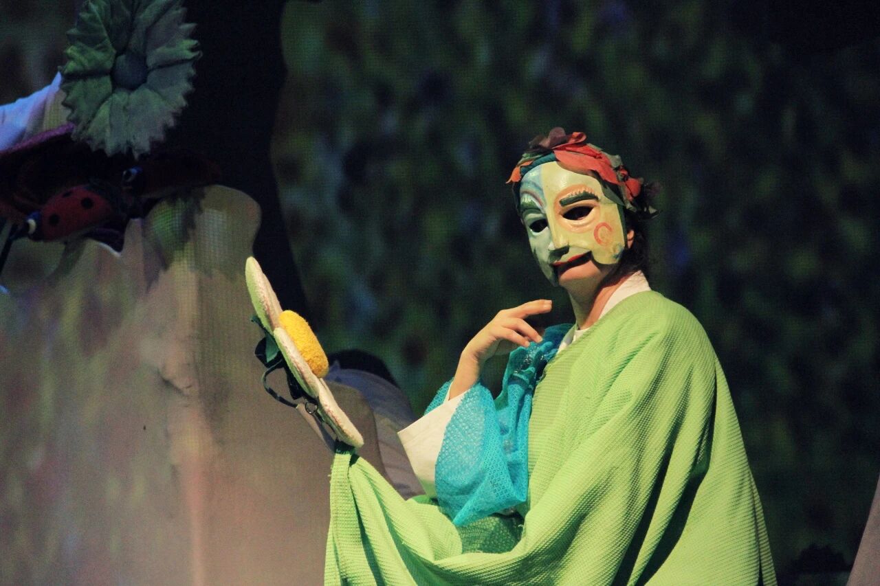 A scene from One Thousand & One Roses2.jpg