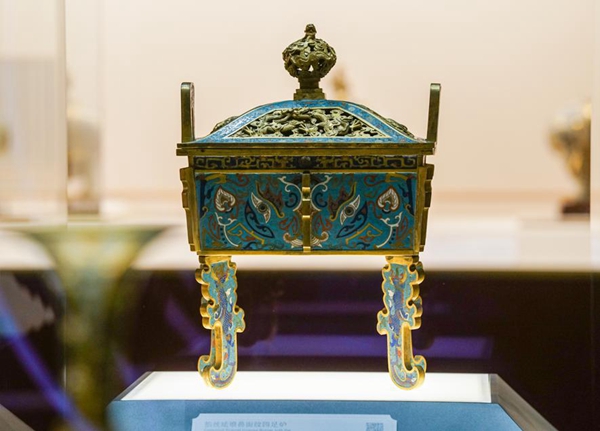 Cloisonne enamel objects donated by HK connoisseur go on display2.jpeg