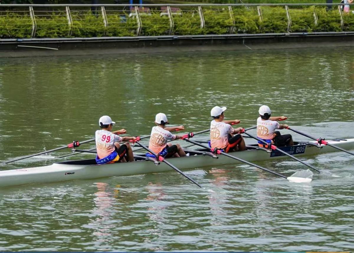 Regatta draws nearly 400 rowers to Suzhou Creek in Shanghai.jpeg
