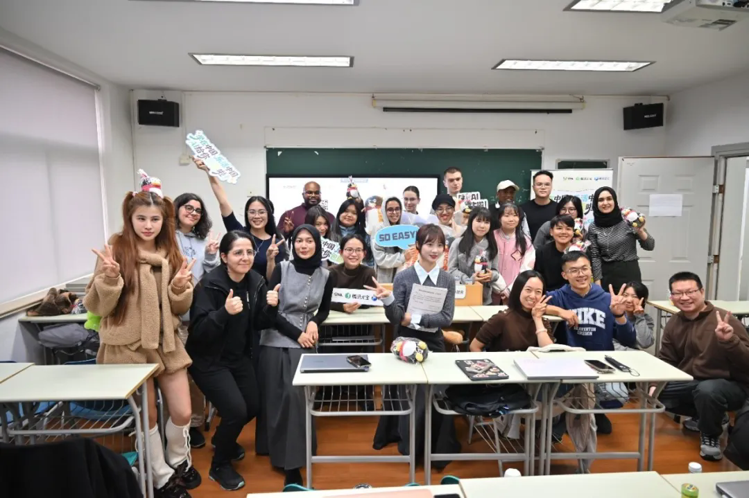 SISU international students explore AI innovation tools