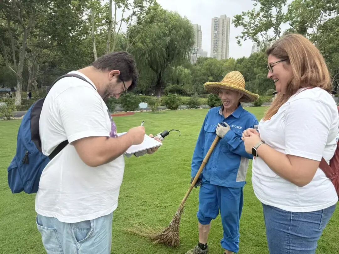 Foreign experts explore Chinese culture in Hongkou-3.jpg