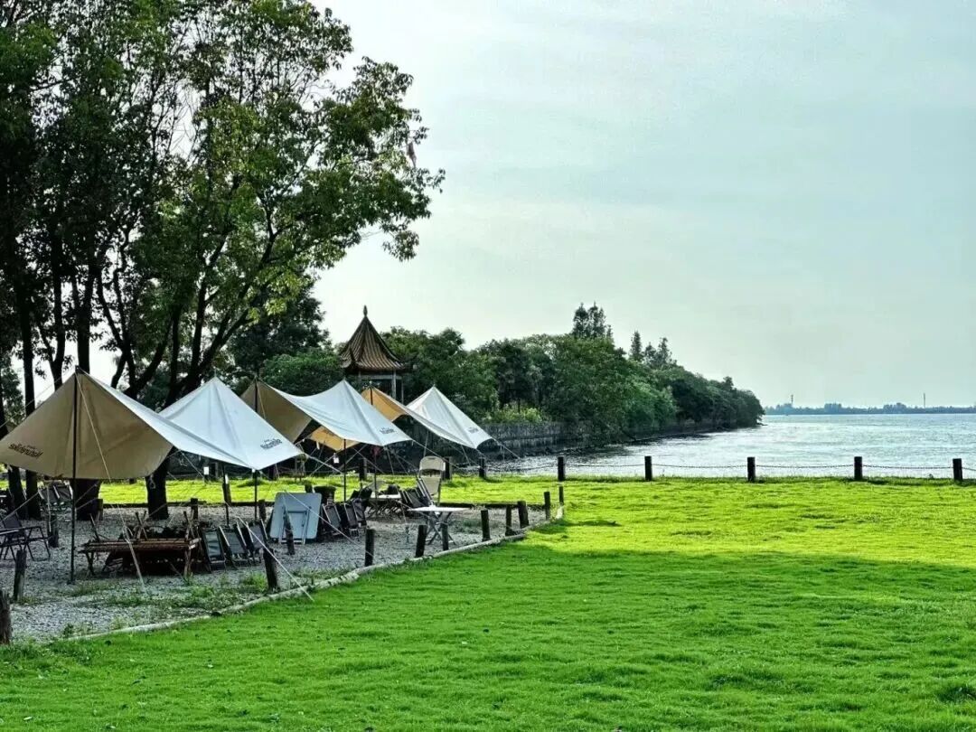 Camping Bay – Dianshan Lake.jpg