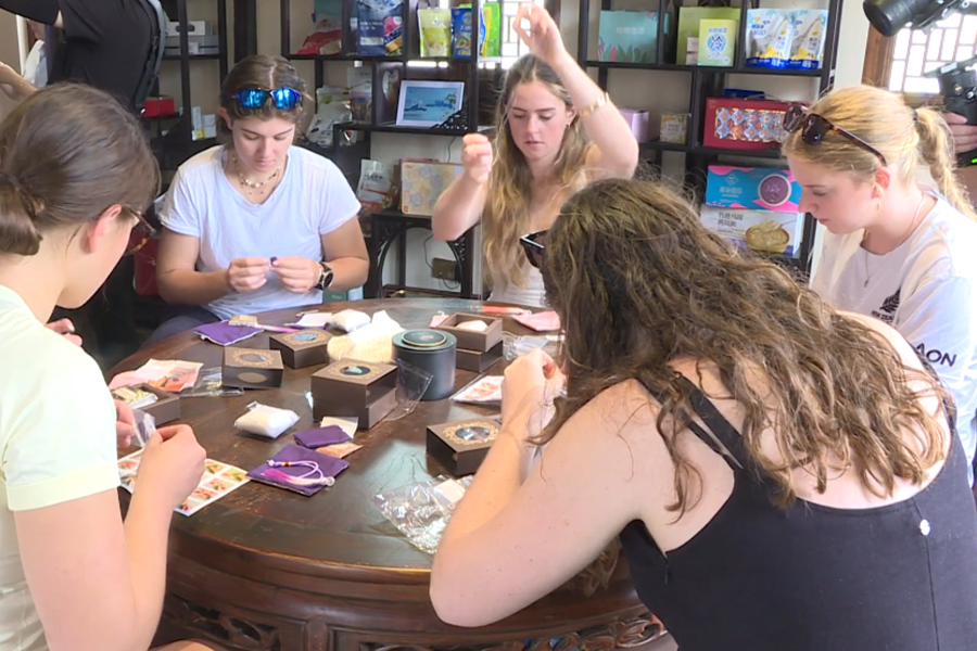 International rowers discover Fengxian's culture