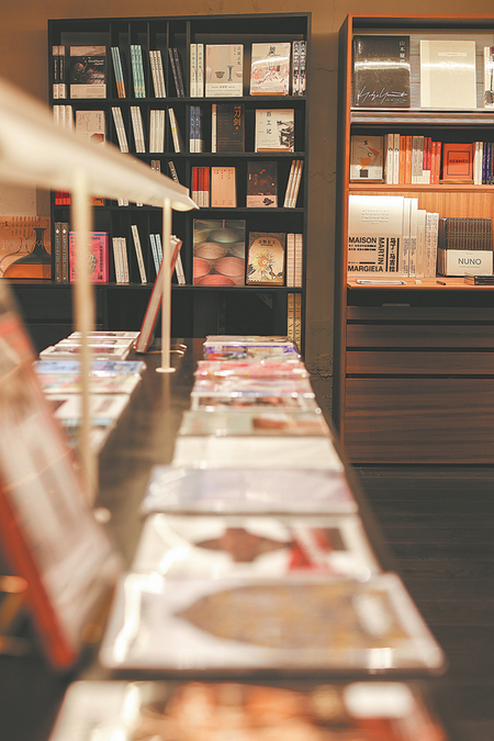 Baxin bargains on being about more than a store2.jpeg