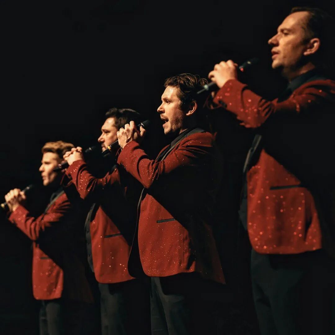 The Barricade Boys perform on stage2.jpg
