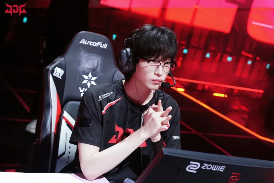 Inside JDG stew's esports life in Jing'an