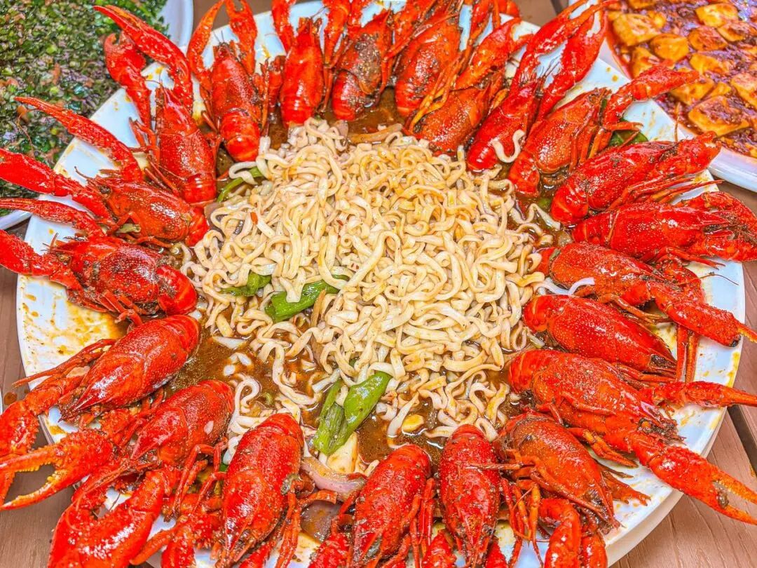Crayfish with chewy noodles at Liu Dongliang..jpg