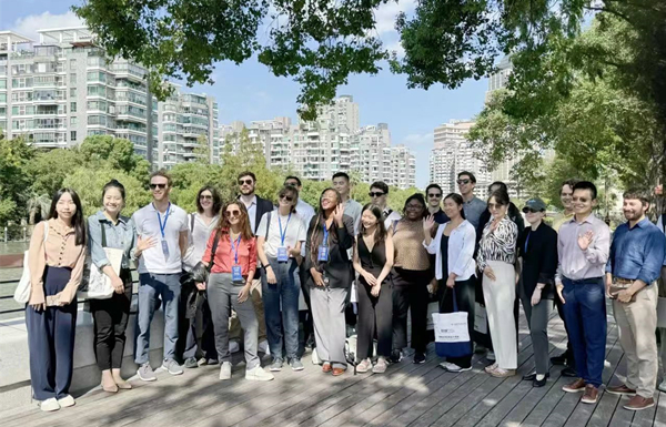 Sino-US young professional delegation explores charming Changning