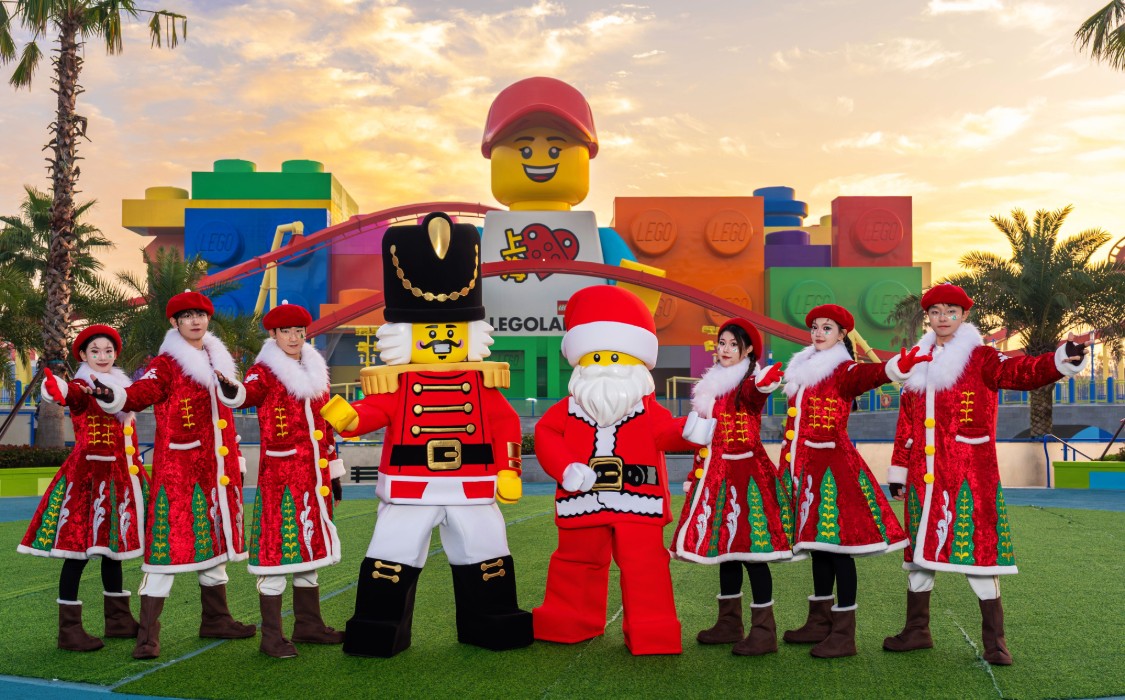 The event features opening welcome shows by Santa Claus and the Nutcracker.jpg