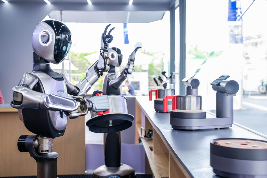 Shanghai tech conference showcases AI in action