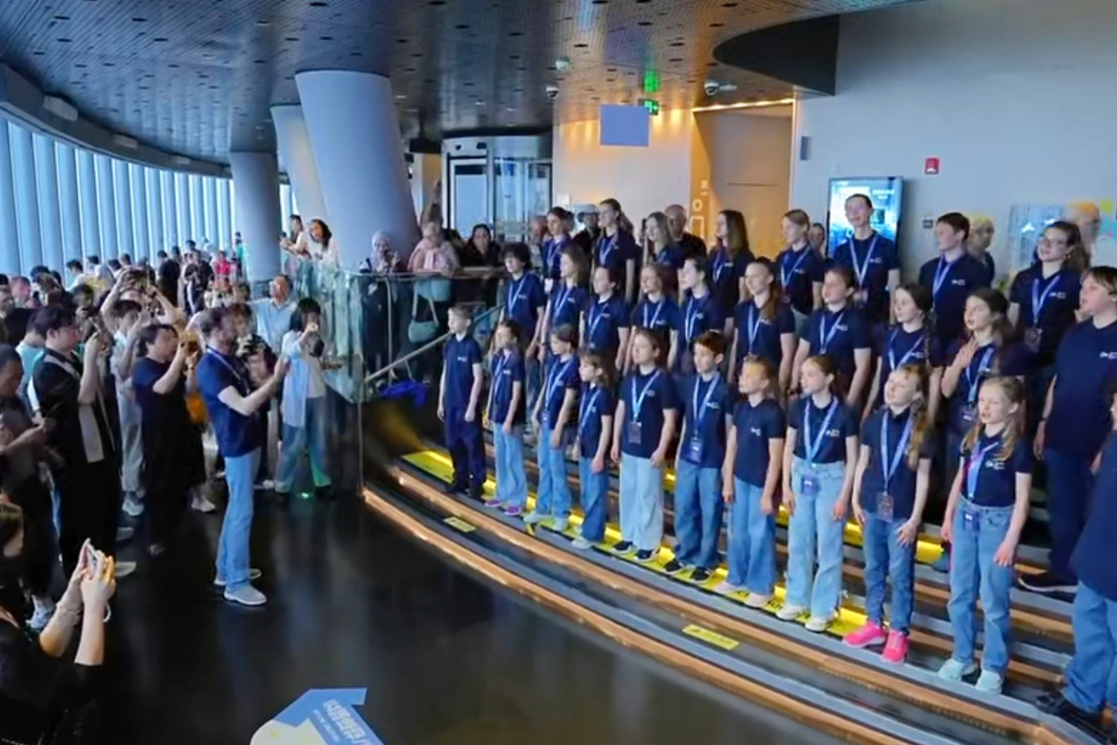 Young voices from Munich echo above Shanghai