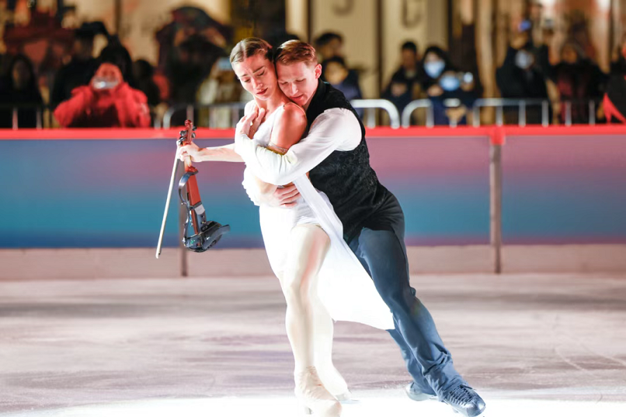 Go skating on the museum-side ice rink in Pudong