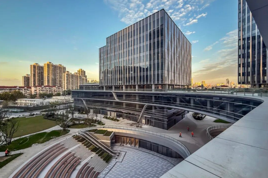 New commercial landmark completed in Changning