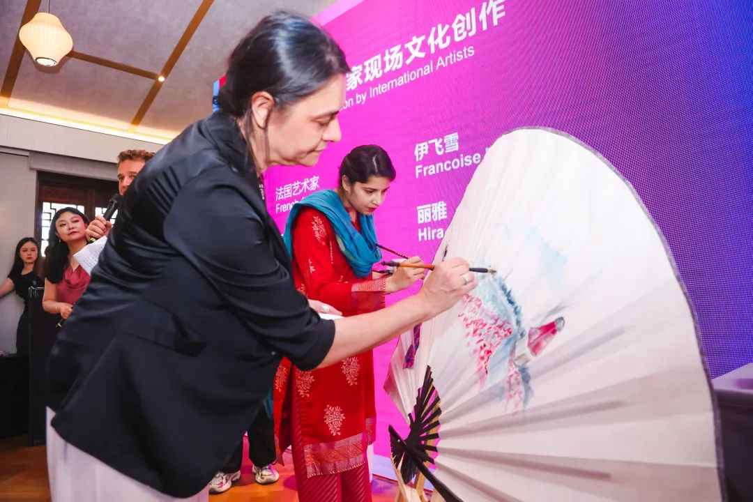 Jiading art exhibition showcases cross-cultural masterpieces2.jpg