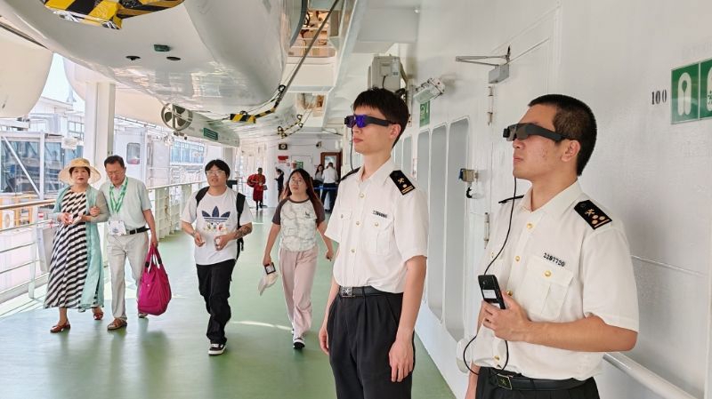 AR glasses boost cruise passenger processing at Shanghai Port.jpg