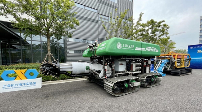 Shanghai Jiao Tong University achieves record 4,000-meter deep-sea mining vehicle trials.jpg