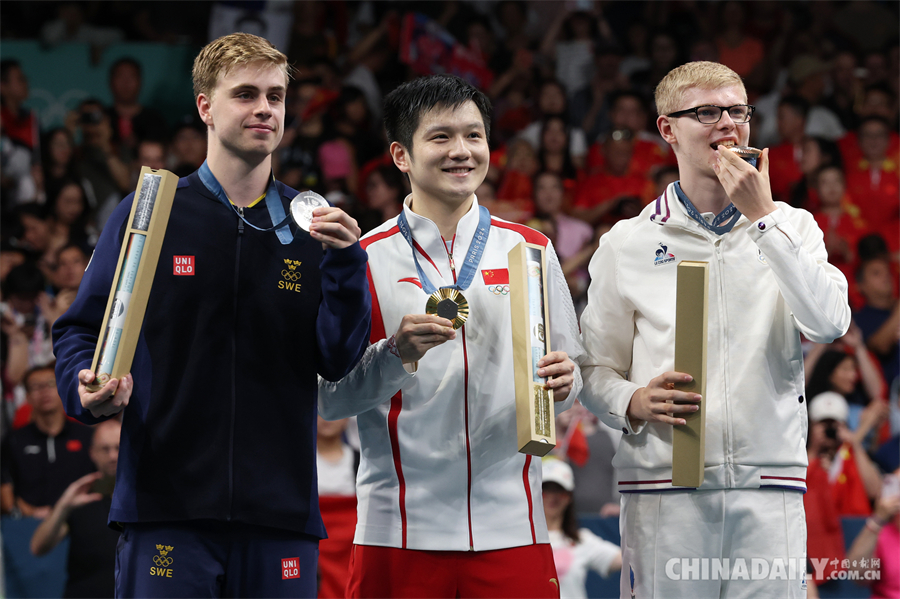 Fan Zhendong paddles his way to golden glory7.jpeg