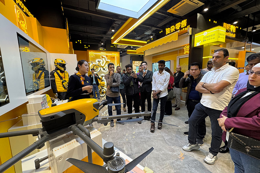 Shanghai amazes international journalists