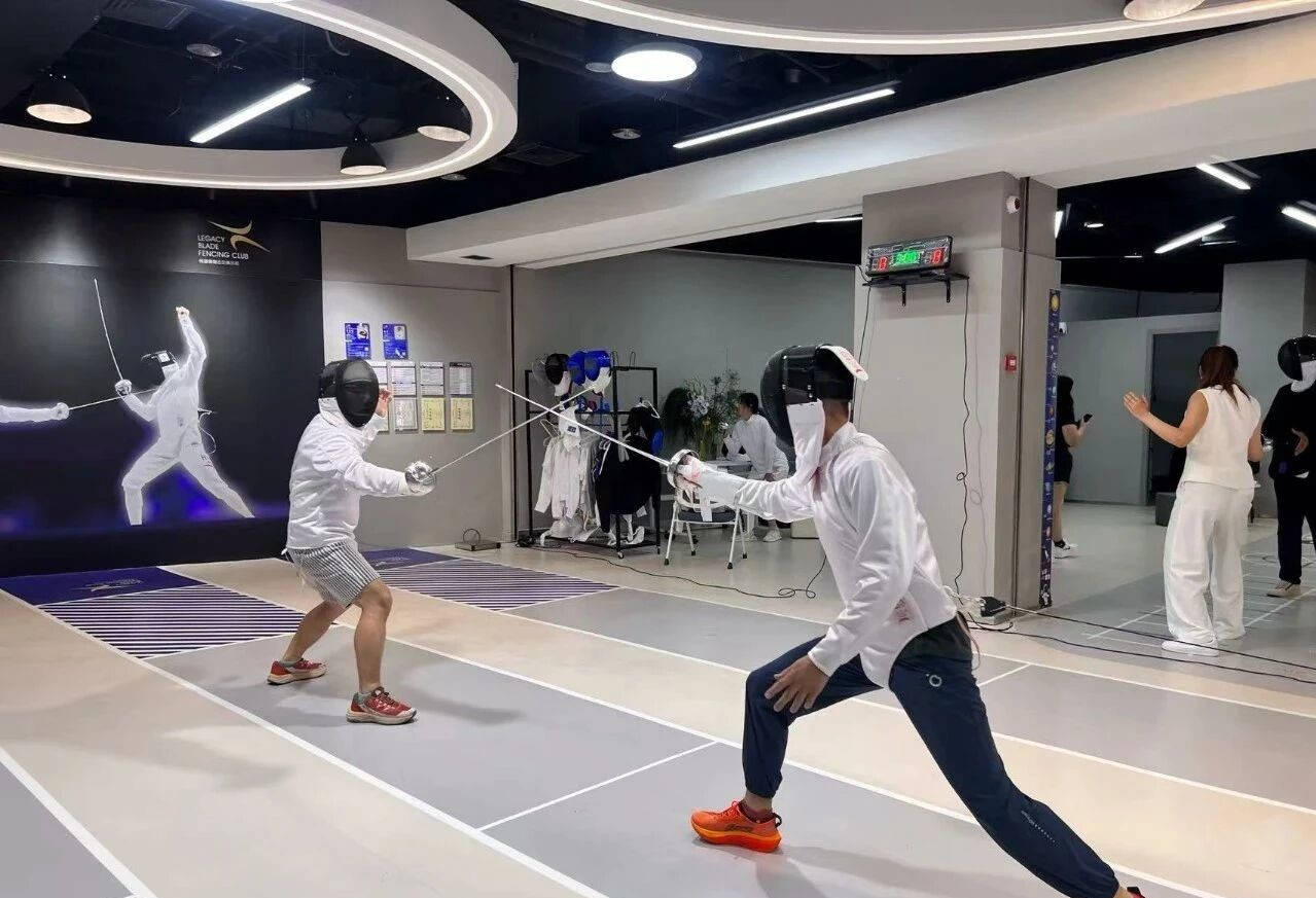 Visitors can engage in professional fencing training at the club.jpg