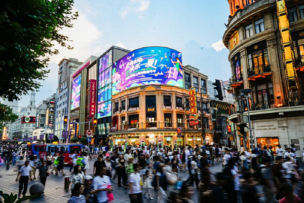 Huangpu district powers ahead in consumer economy