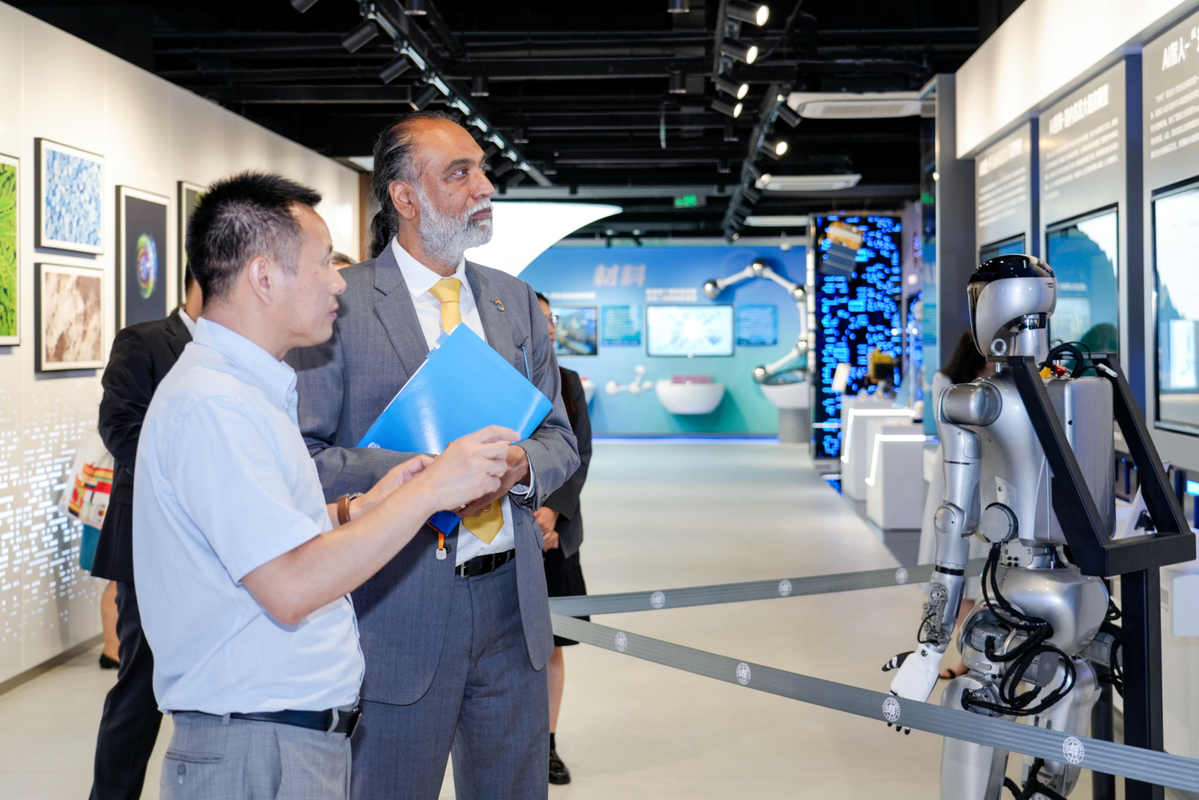 UN officials visit Fudan University to promote AI cooperation