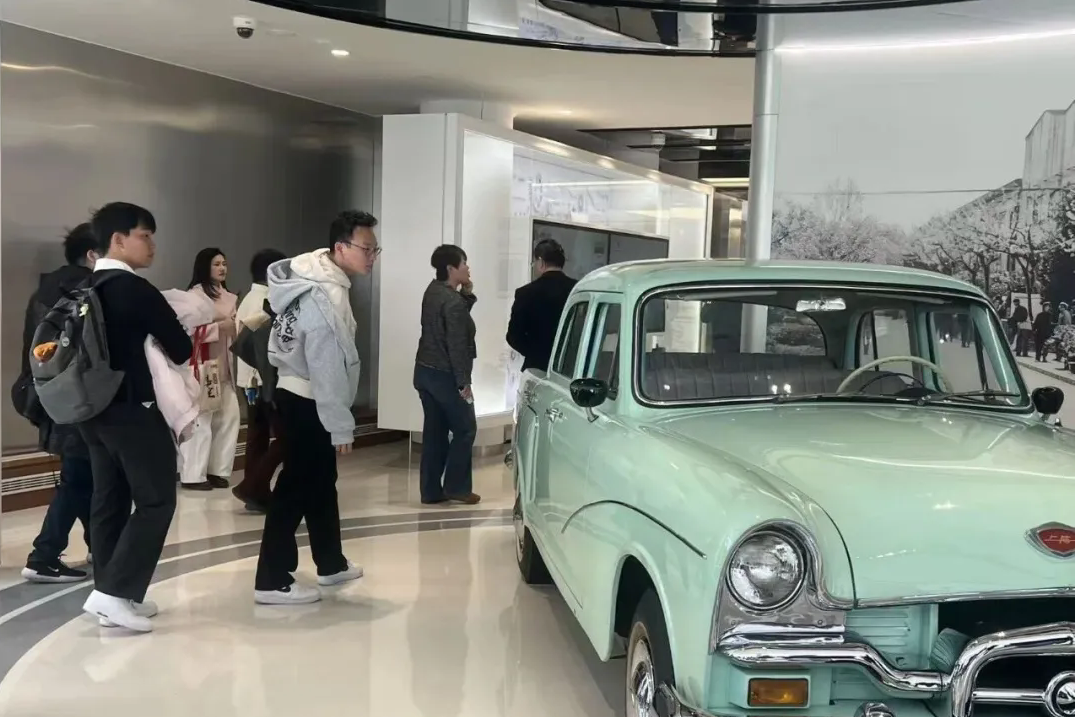 International students explore F1 circuit and Shanghai