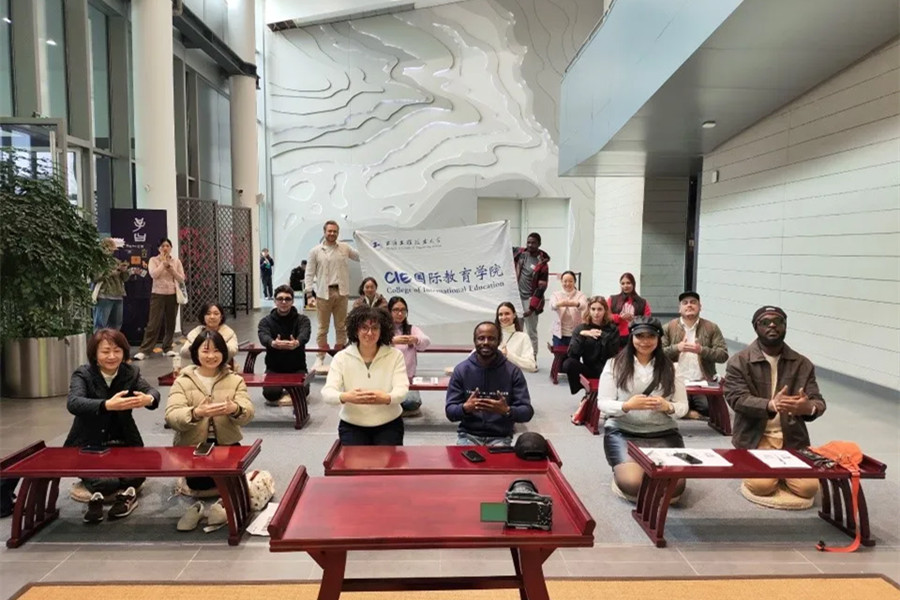 International students explore Minhang Museum