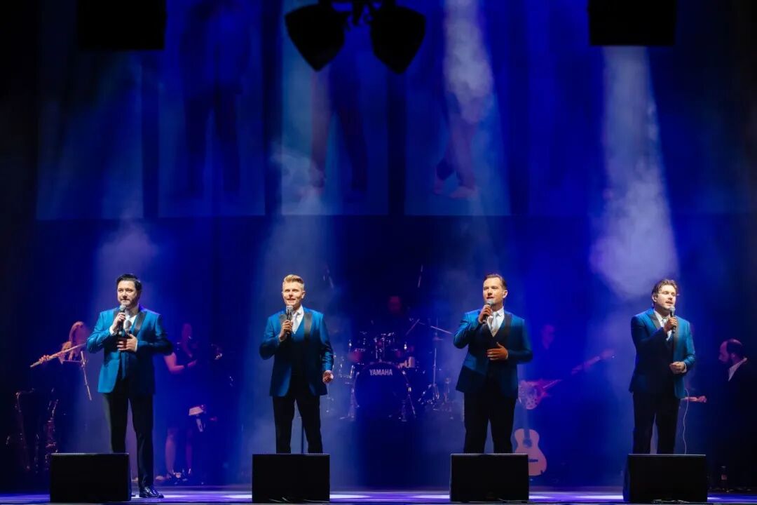 The Barricade Boys perform on stage1.jpg