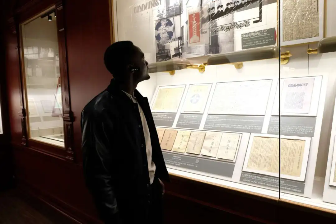 International students explore urban history through archives-3.png