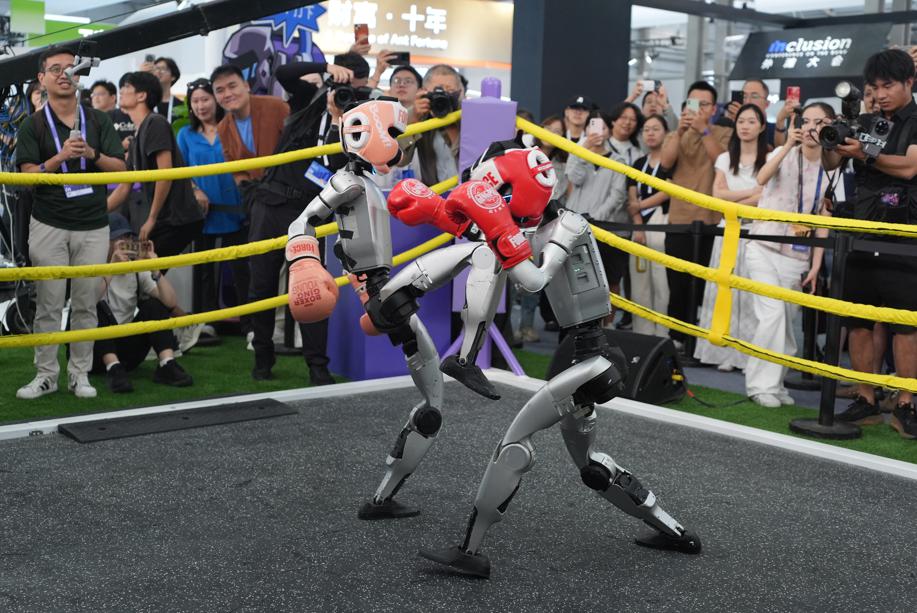 Robots steal show at Inclusion Conference on the Bund