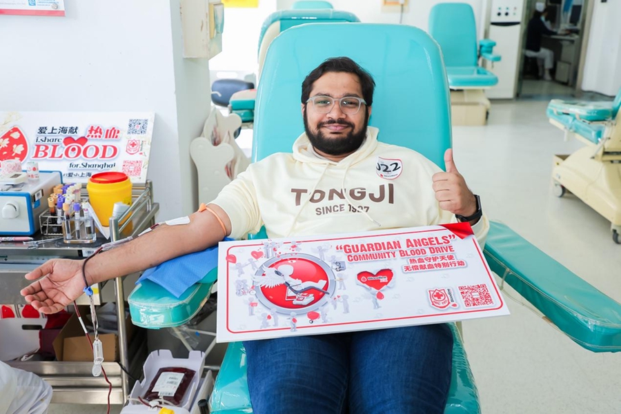 Expats donate blood at Shanghai charity event.jpg