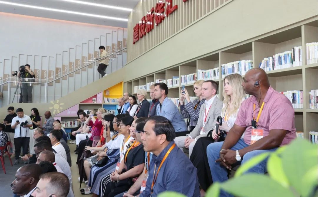 Global officials explore Shanghai