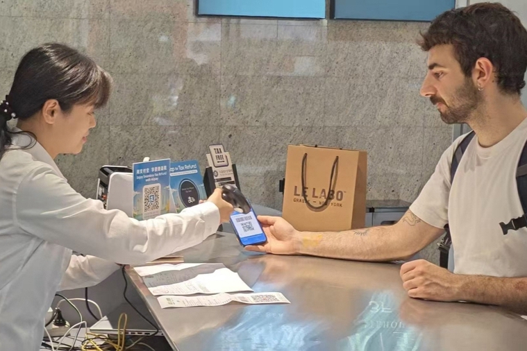 Tax refunds to tourists surge in Shanghai