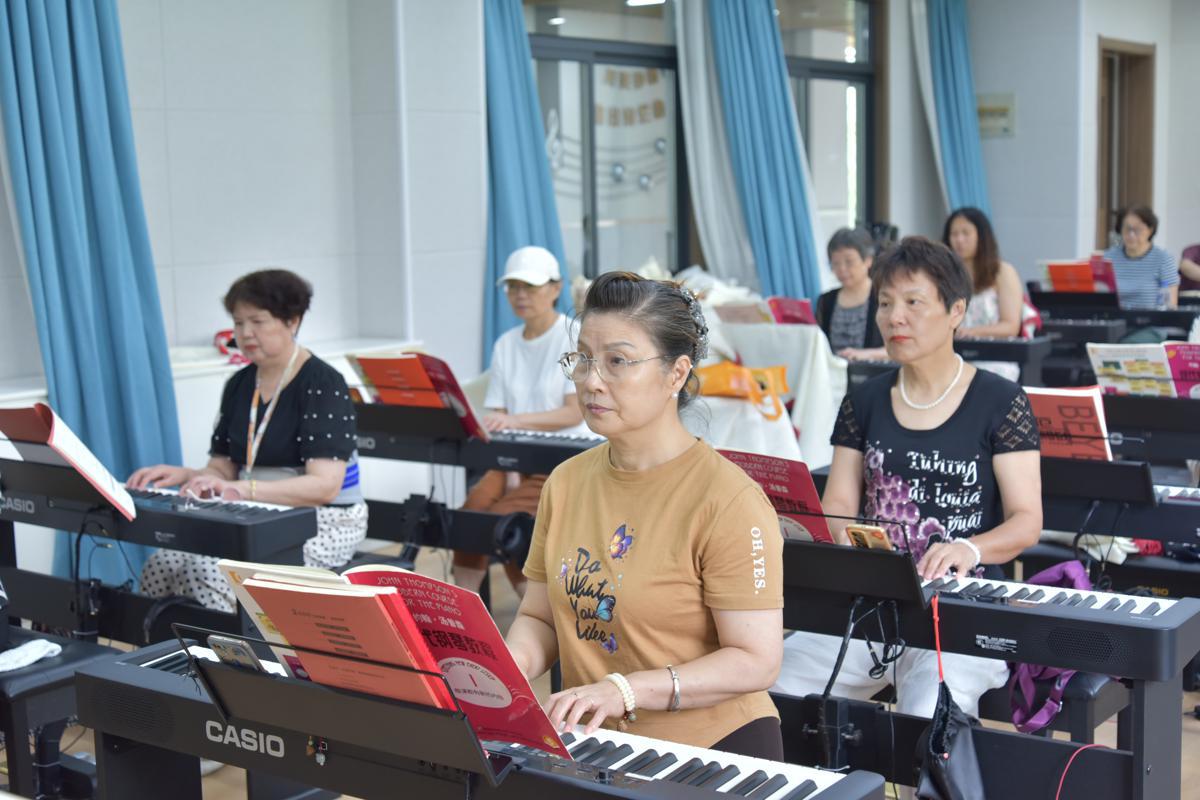 Shanghai University for the Senior sets autumn enrollment record