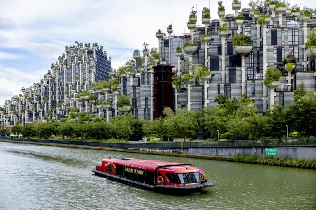 Suzhou Creek themed cruises.jpg