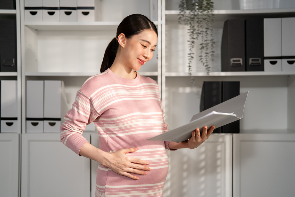 Shanghai launches social insurance subsidy for maternity leave