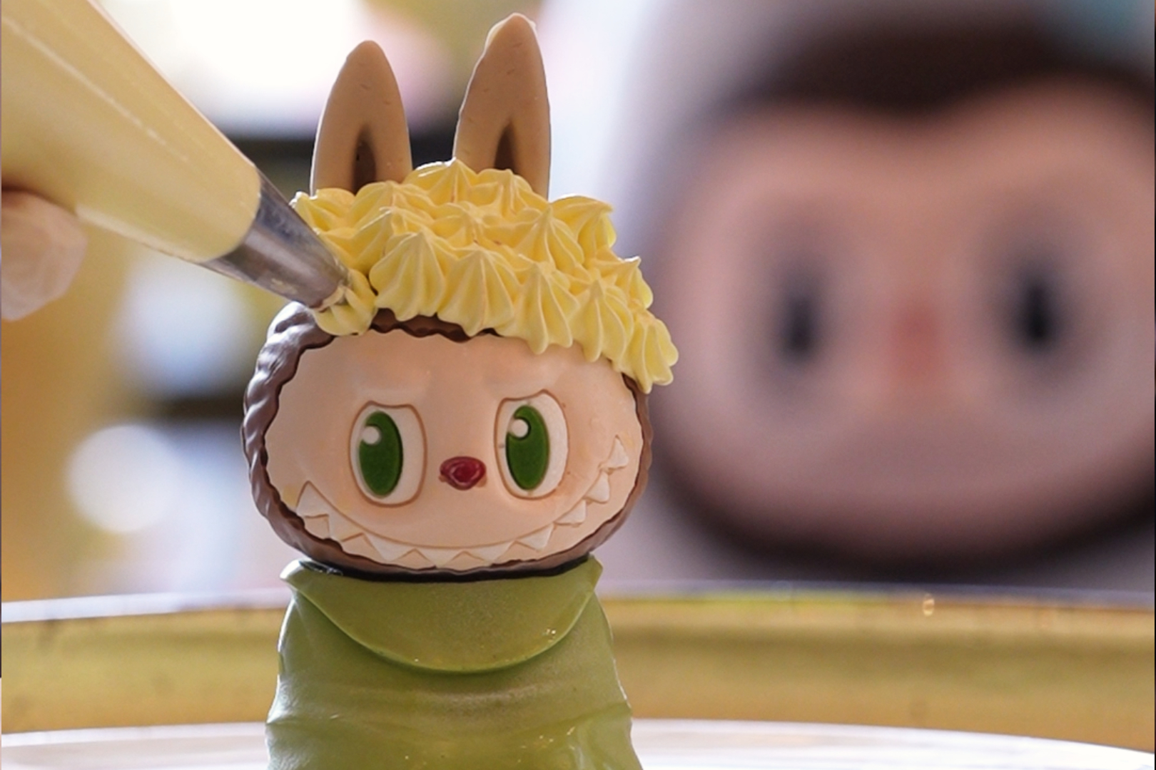Labubu cakes get cream 'haircuts' in Shanghai