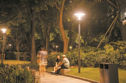 Xujiahui Park tests smart lighting, reduces light pollution.jpg