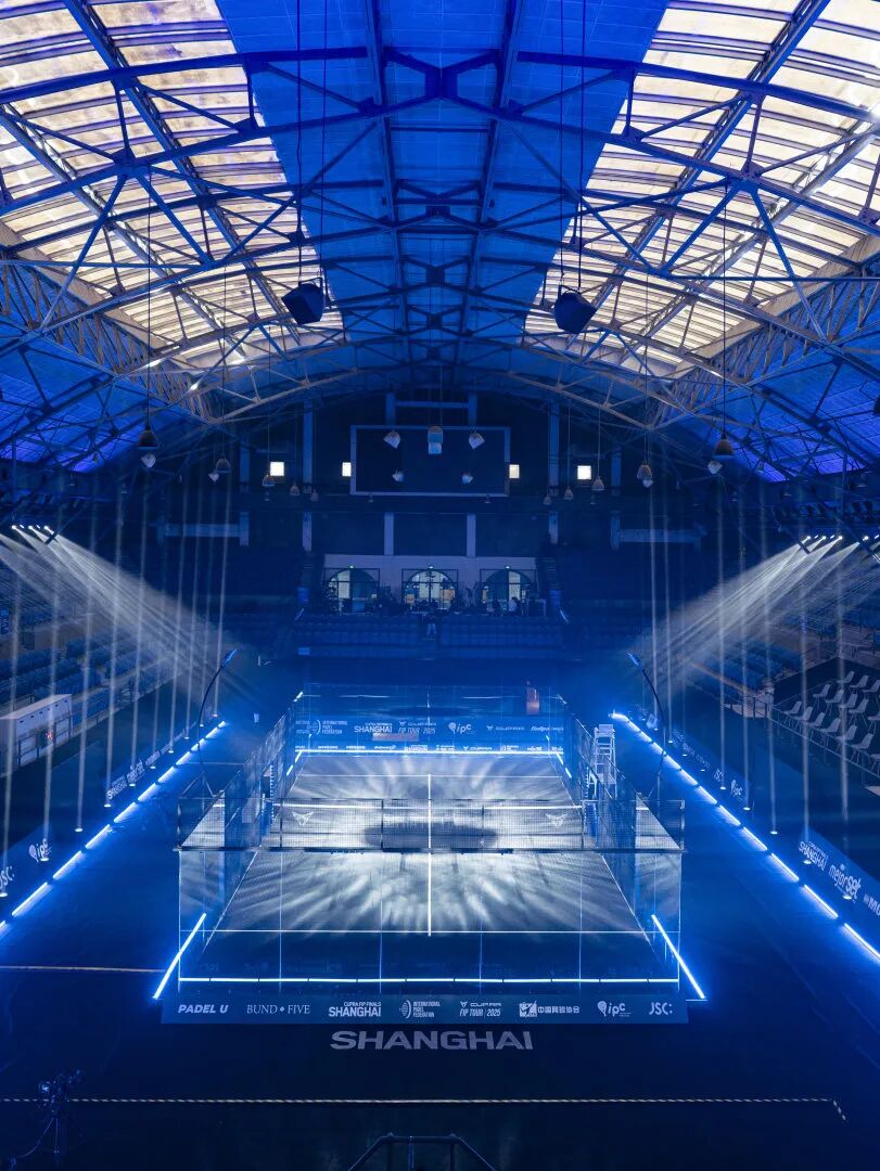 A view of the courts at the International Padel Club.jpg