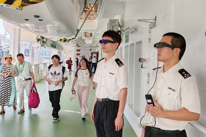 AR glasses boost cruise passenger processing at Shanghai Port