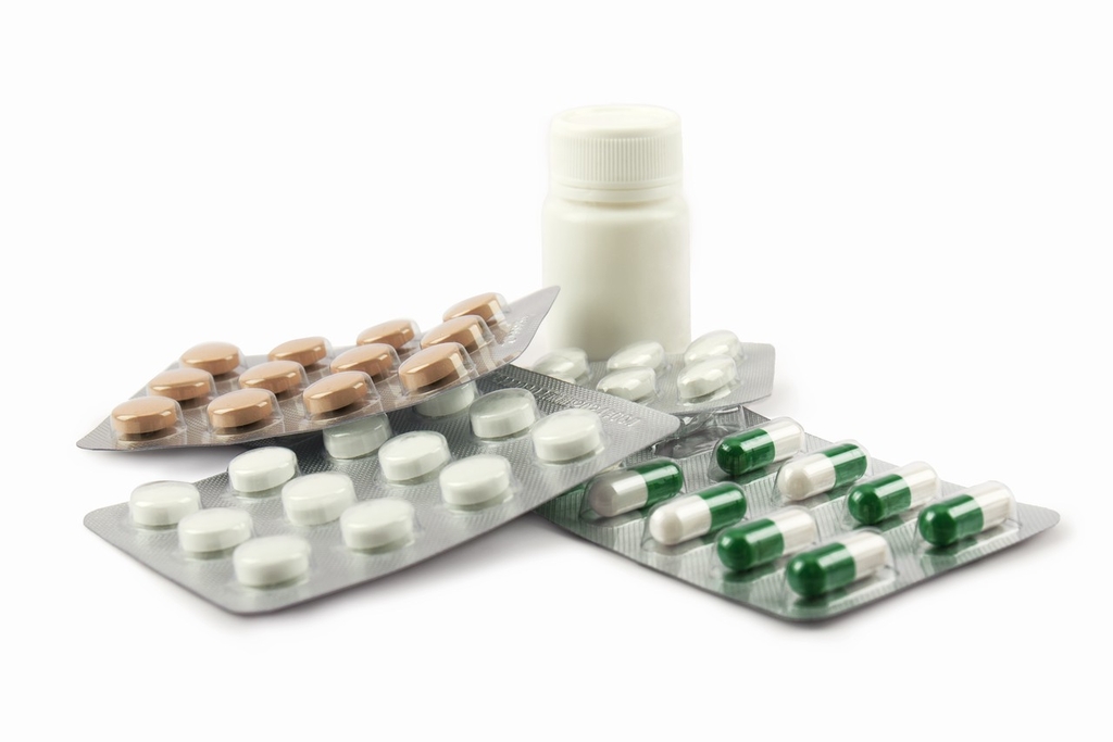 Can I bring medication for personal use when traveling through Shanghai?