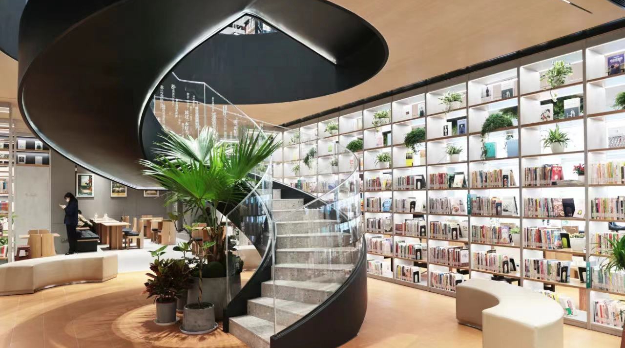 Hongkou district unveils first 24-hour park library in Shanghai
