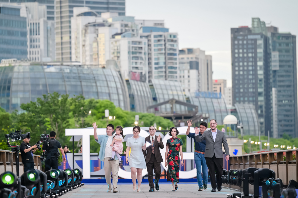 Shanghai hosts gala for internet content creators