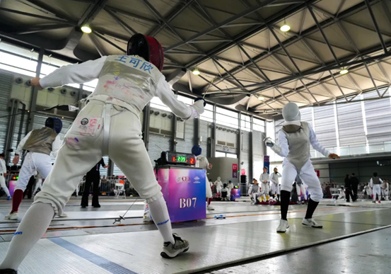 Young fencers showcase skill, sportsmanship at 2024 Shanghai Lujiazui Cup Open