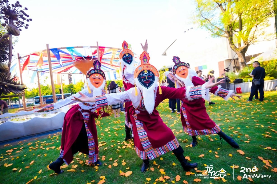 Art, craft, celebration: Longhua Hui turns another year older