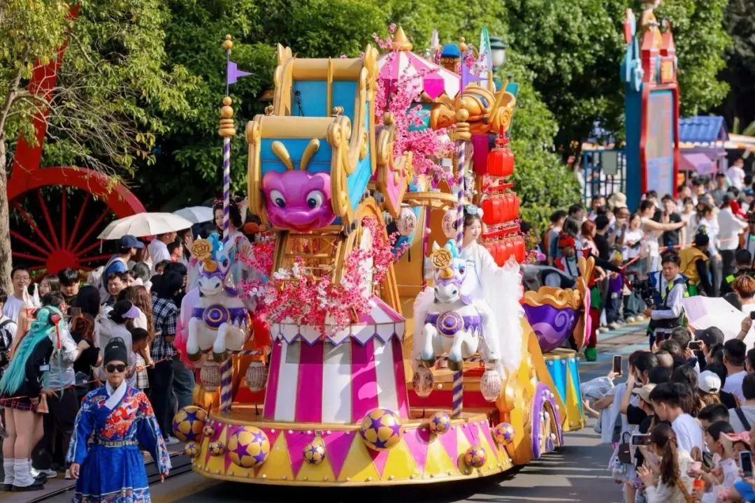 Shanghai sees robust tourism during Dragon Boat Festival.jpg